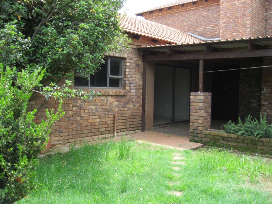 4 Bedroom Property for Sale in Rietvlei Country Estate Gauteng