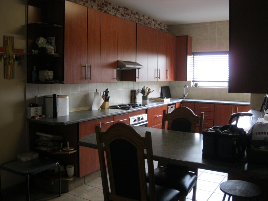 4 Bedroom Property for Sale in Rietvlei Country Estate Gauteng