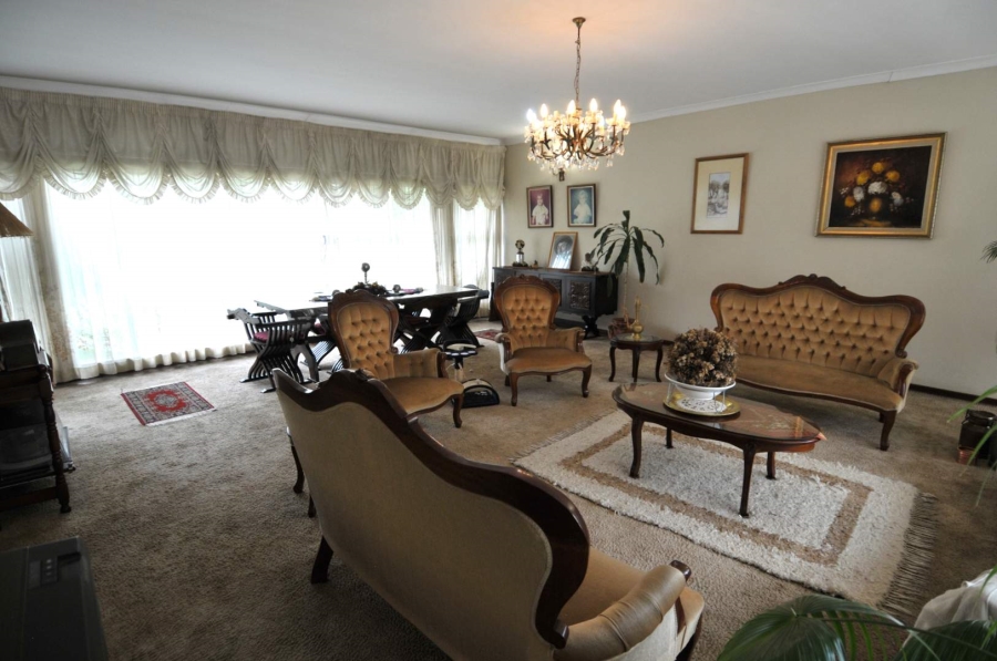 4 Bedroom Property for Sale in Waterkloof Glen Gauteng