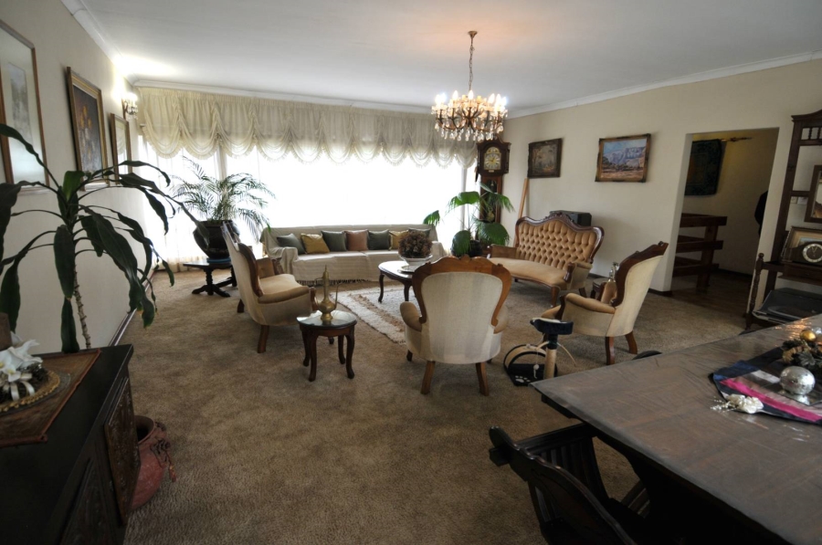 4 Bedroom Property for Sale in Waterkloof Glen Gauteng