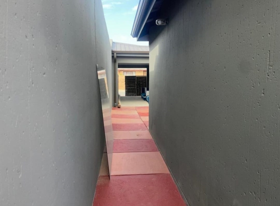 3 Bedroom Property for Sale in Meadowlands Zone 6 Gauteng