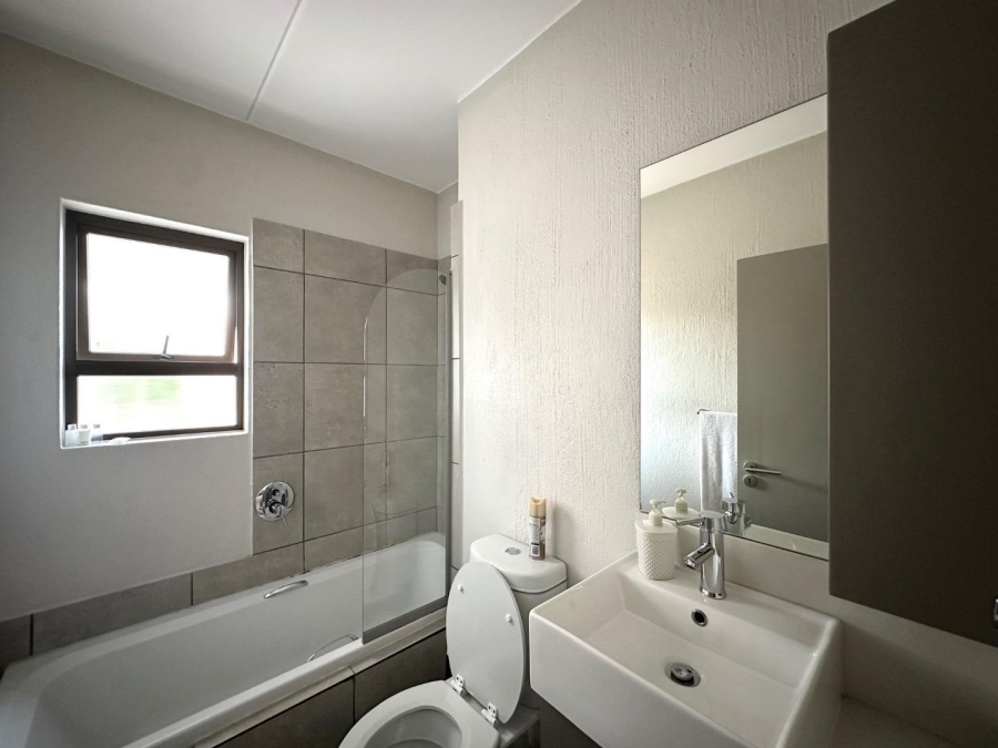 To Let 2 Bedroom Property for Rent in Broadacres Gauteng