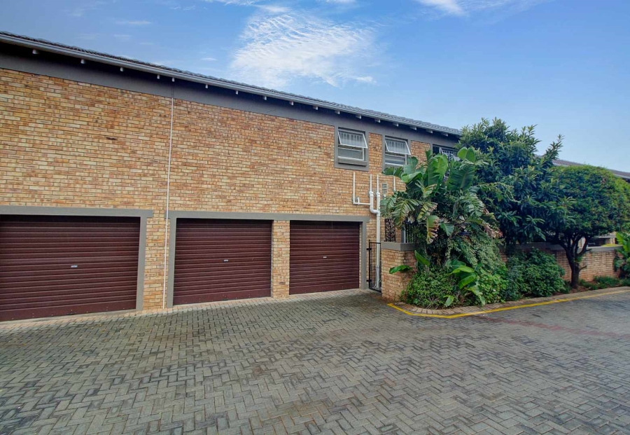 3 Bedroom Property for Sale in Wilgeheuwel Gauteng