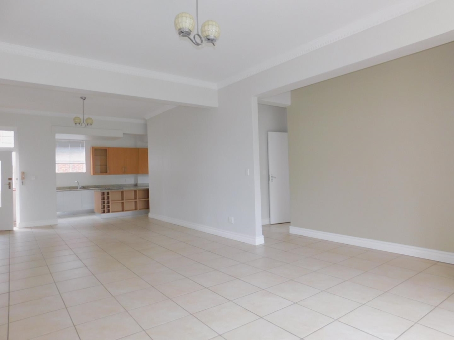 To Let 3 Bedroom Property for Rent in Illovo Gauteng