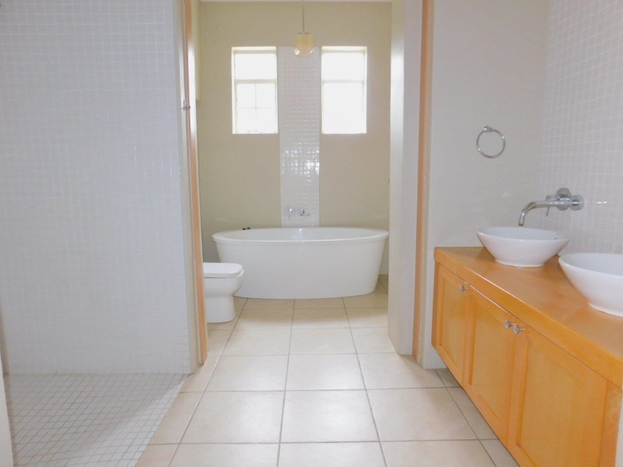 To Let 3 Bedroom Property for Rent in Illovo Gauteng