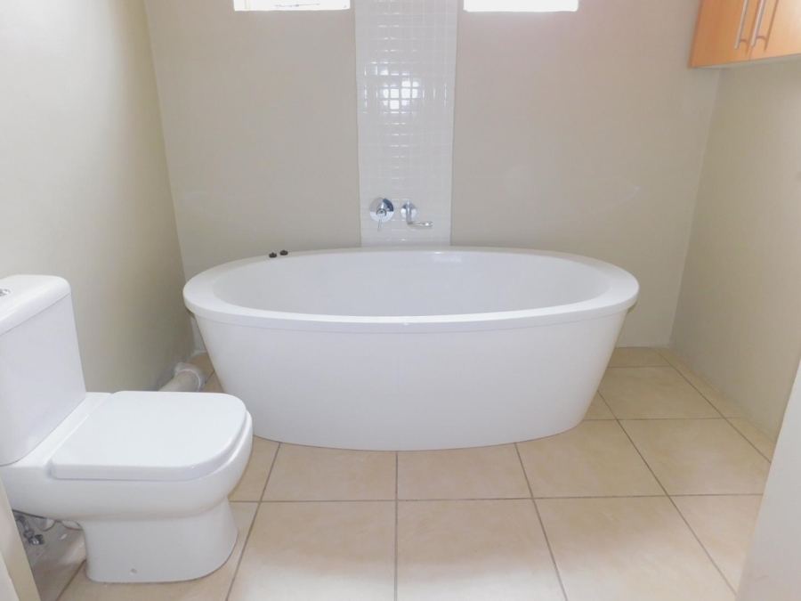 To Let 3 Bedroom Property for Rent in Illovo Gauteng