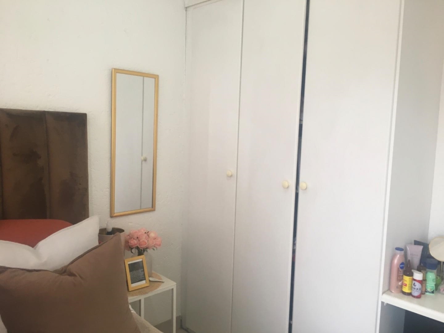 1 Bedroom Property for Sale in The Reeds Gauteng