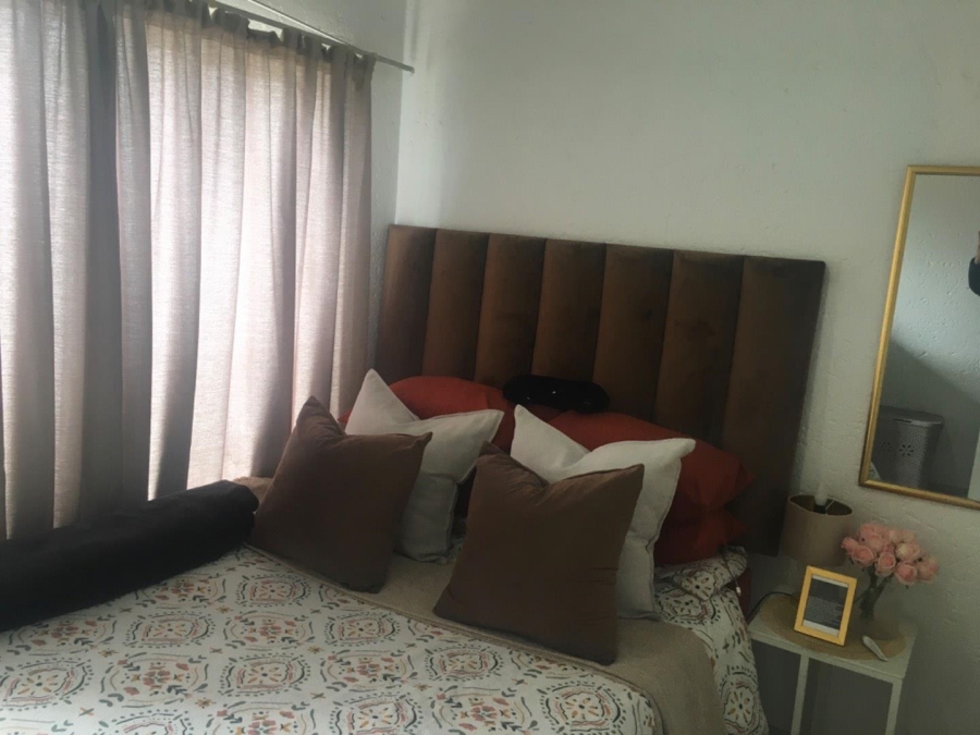 1 Bedroom Property for Sale in The Reeds Gauteng
