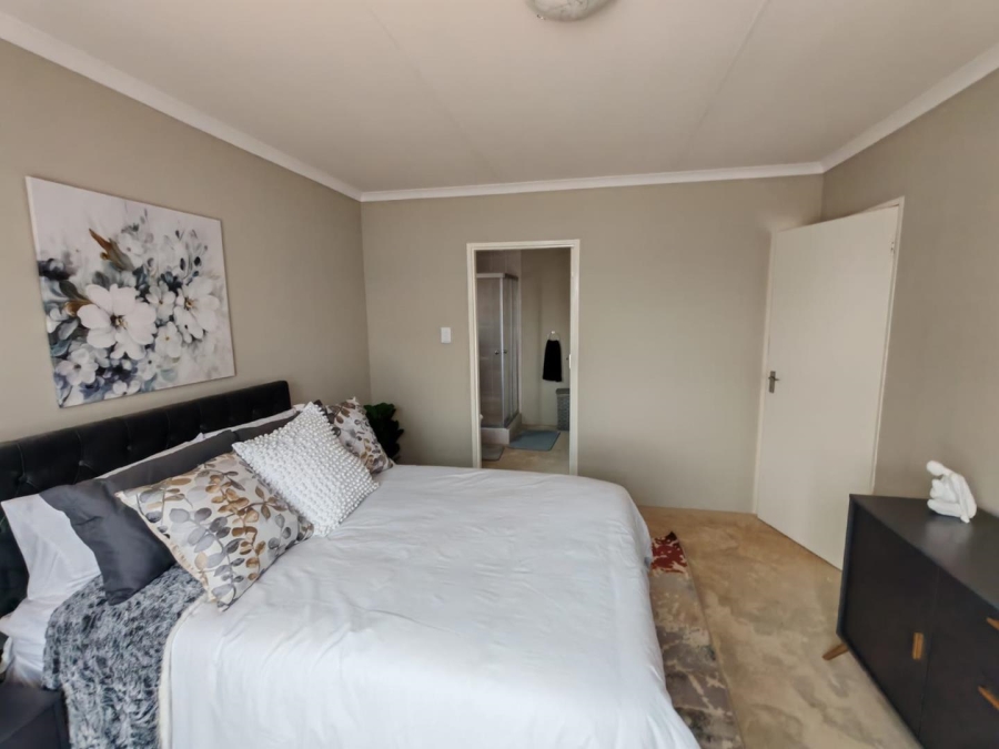 3 Bedroom Property for Sale in Dawn Park Gauteng