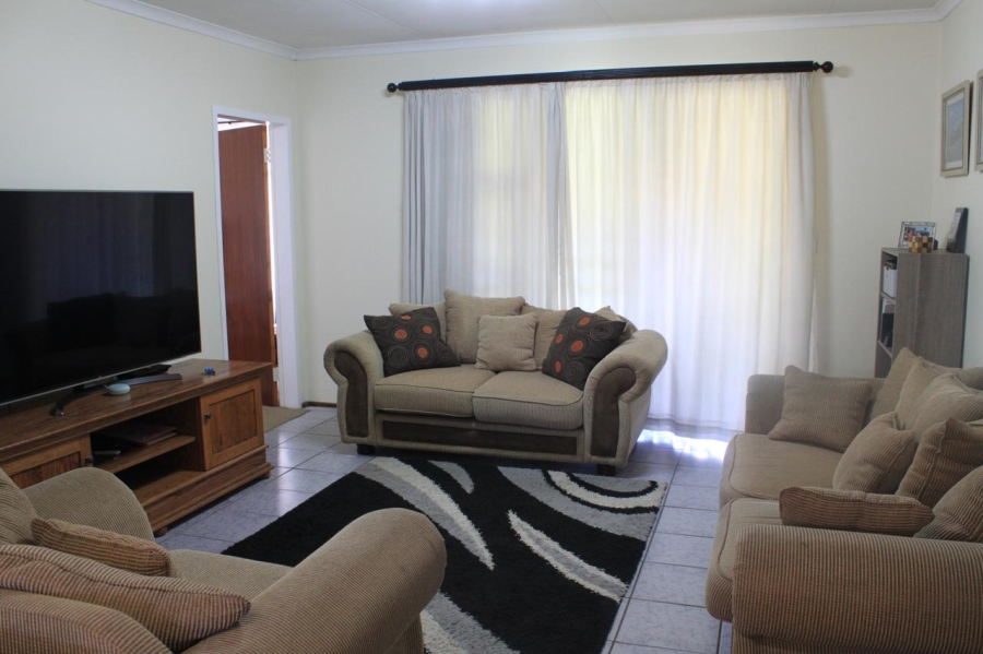 2 Bedroom Property for Sale in Bonaero Park Gauteng