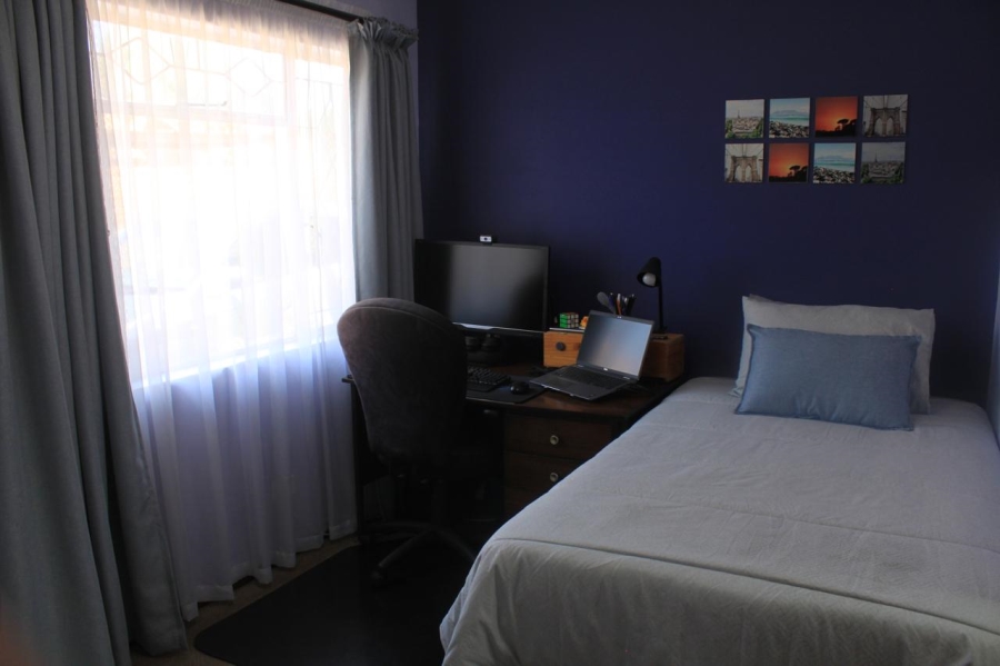 2 Bedroom Property for Sale in Bonaero Park Gauteng