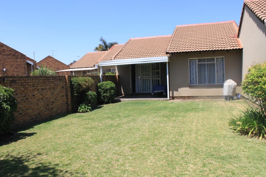 2 Bedroom Property for Sale in Bonaero Park Gauteng