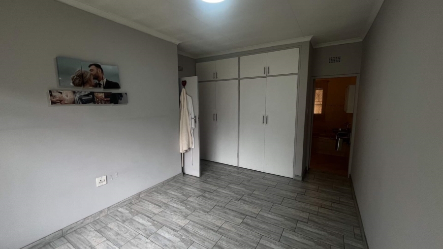 4 Bedroom Property for Sale in Brackendowns Gauteng