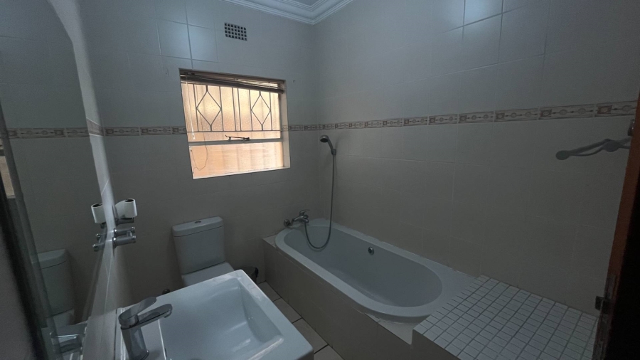 4 Bedroom Property for Sale in Brackendowns Gauteng