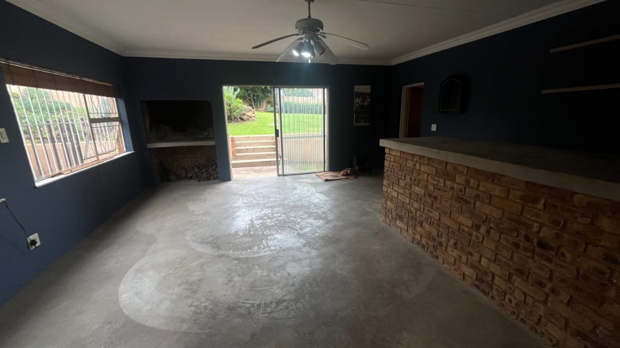 4 Bedroom Property for Sale in Brackendowns Gauteng