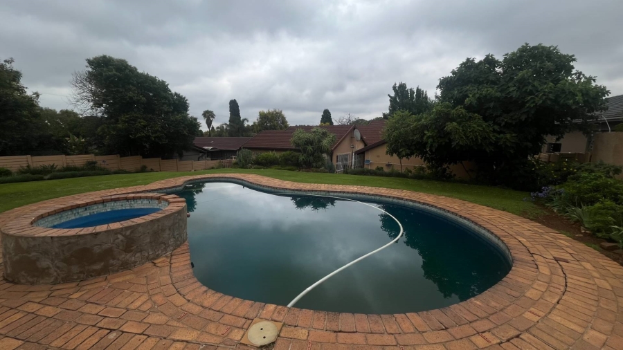 4 Bedroom Property for Sale in Brackendowns Gauteng