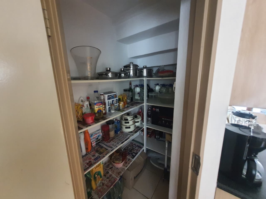 2 Bedroom Property for Sale in Vorna Valley Gauteng