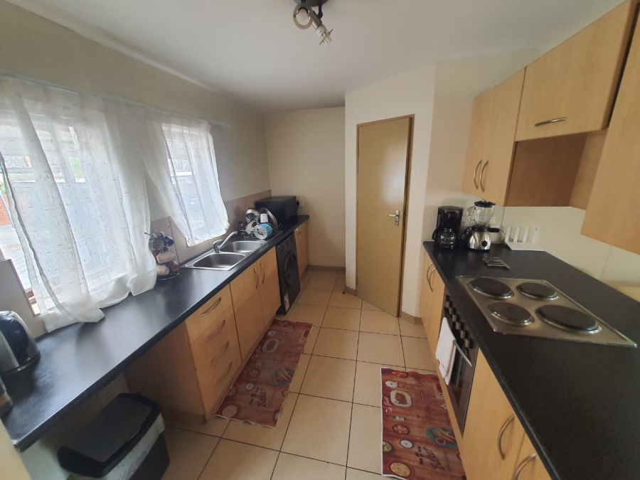 2 Bedroom Property for Sale in Vorna Valley Gauteng