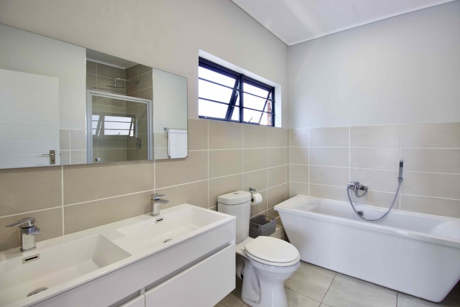 3 Bedroom Property for Sale in Rooihuiskraal North Gauteng