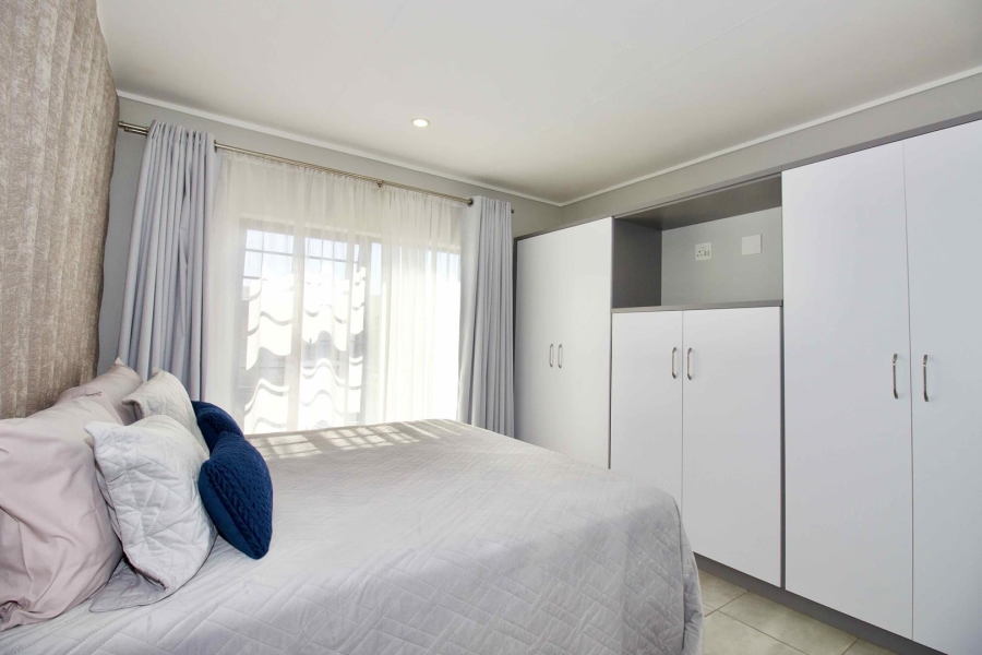 3 Bedroom Property for Sale in Rooihuiskraal North Gauteng