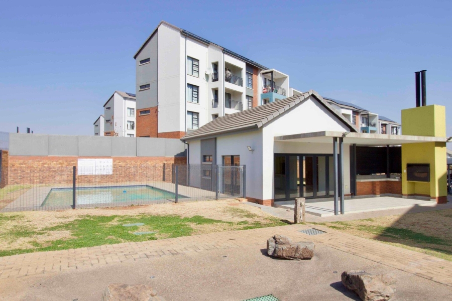 3 Bedroom Property for Sale in Rooihuiskraal North Gauteng
