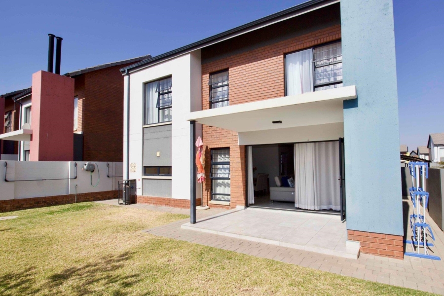 3 Bedroom Property for Sale in Rooihuiskraal North Gauteng