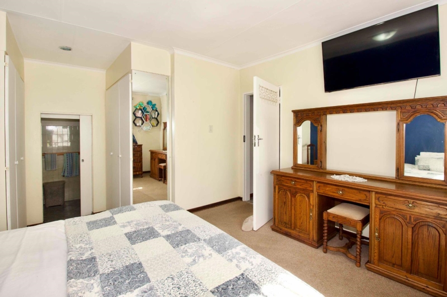 3 Bedroom Property for Sale in Die Hoewes Gauteng