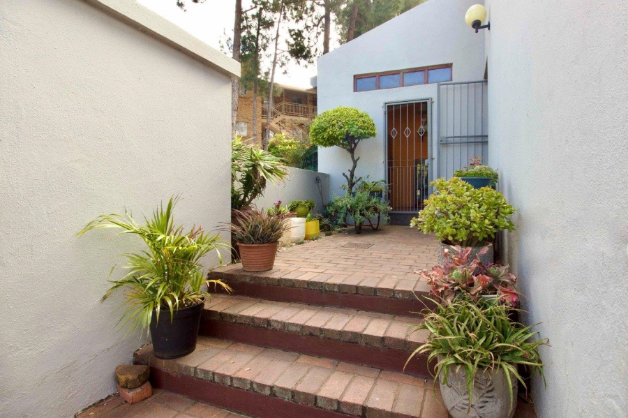 3 Bedroom Property for Sale in Die Hoewes Gauteng