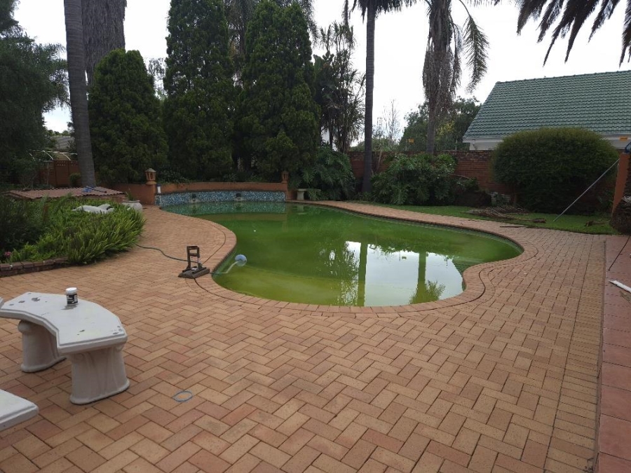 4 Bedroom Property for Sale in Beyerspark Gauteng