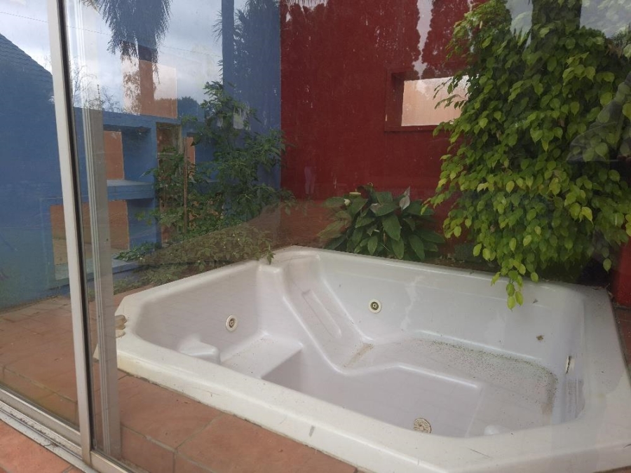 4 Bedroom Property for Sale in Beyerspark Gauteng