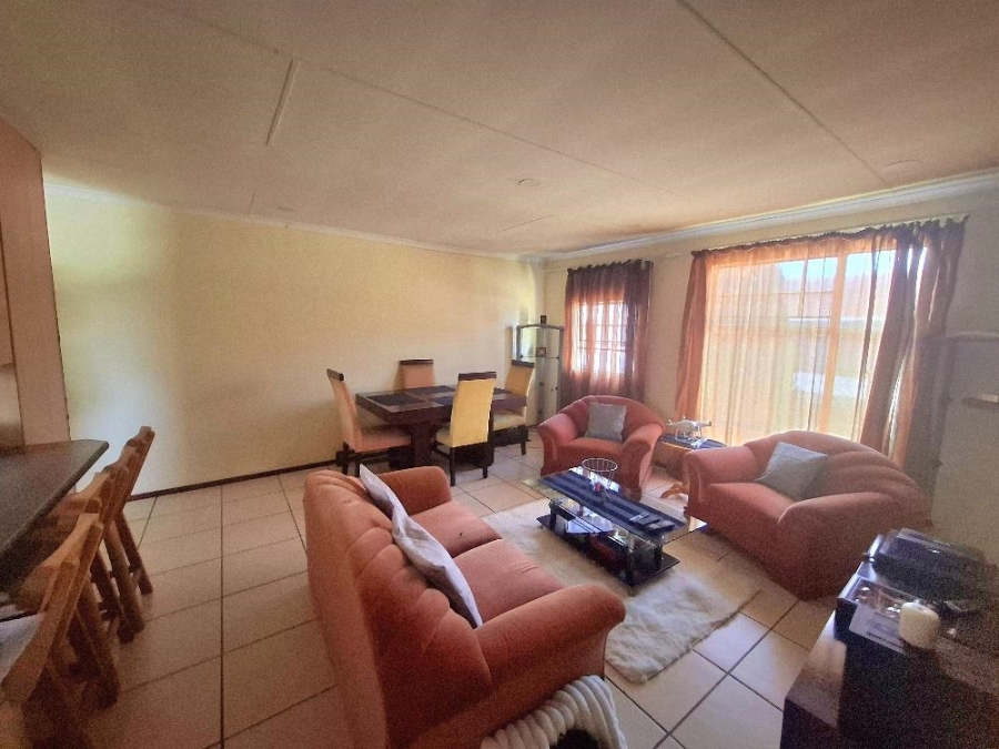 2 Bedroom Property for Sale in Verwoerdpark Gauteng