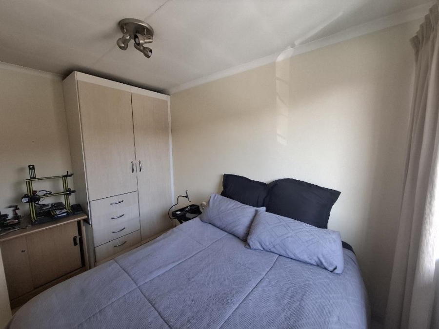 2 Bedroom Property for Sale in Verwoerdpark Gauteng
