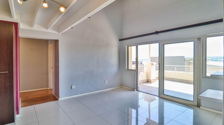 To Let 2 Bedroom Property for Rent in Beverley Gauteng