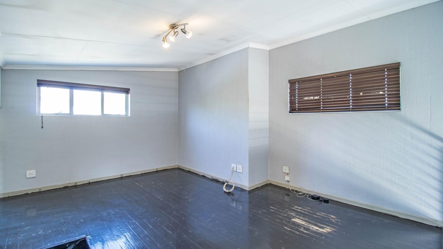 To Let 2 Bedroom Property for Rent in Beverley Gauteng