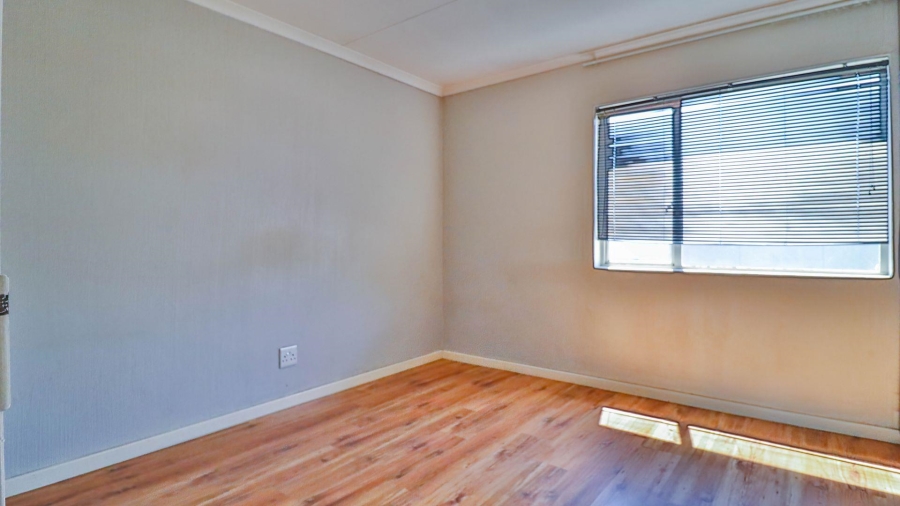 To Let 2 Bedroom Property for Rent in Beverley Gauteng