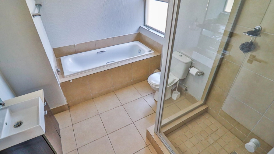 To Let 2 Bedroom Property for Rent in Beverley Gauteng