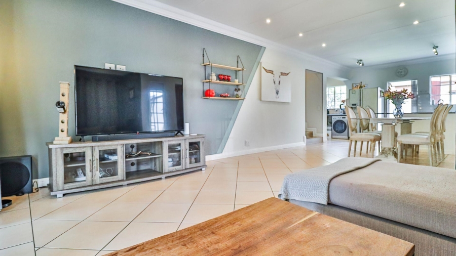 3 Bedroom Property for Sale in Douglasdale Gauteng