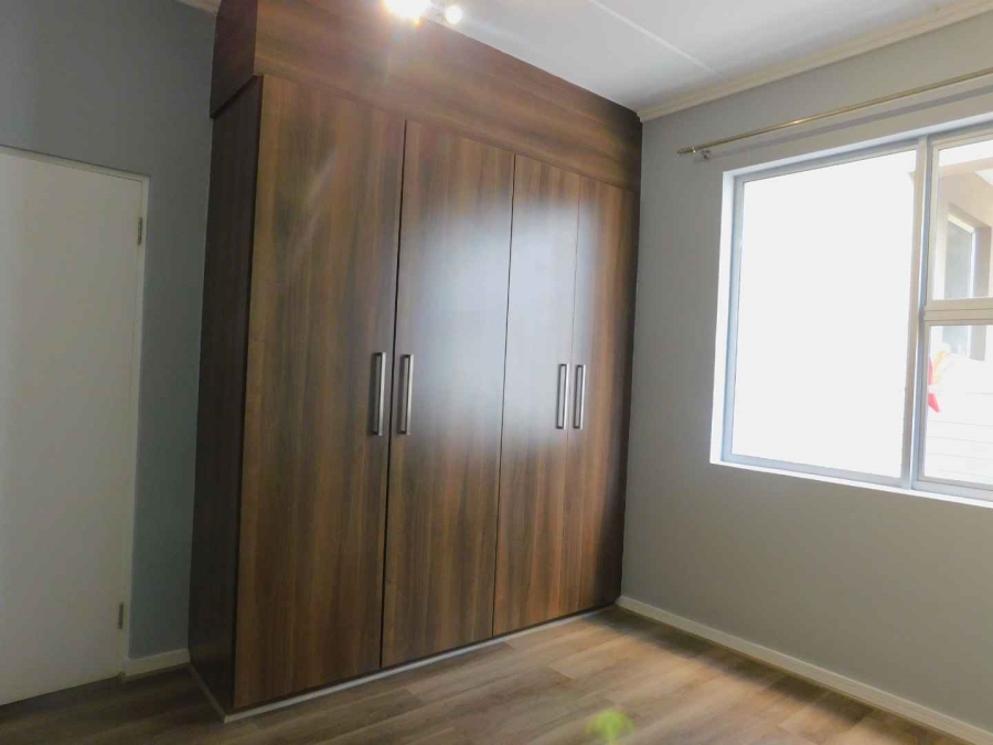 To Let 2 Bedroom Property for Rent in Bryanston Gauteng