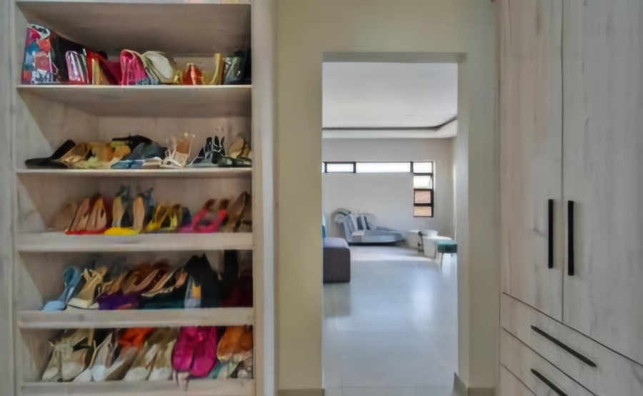 6 Bedroom Property for Sale in Savannah Country Estate Gauteng