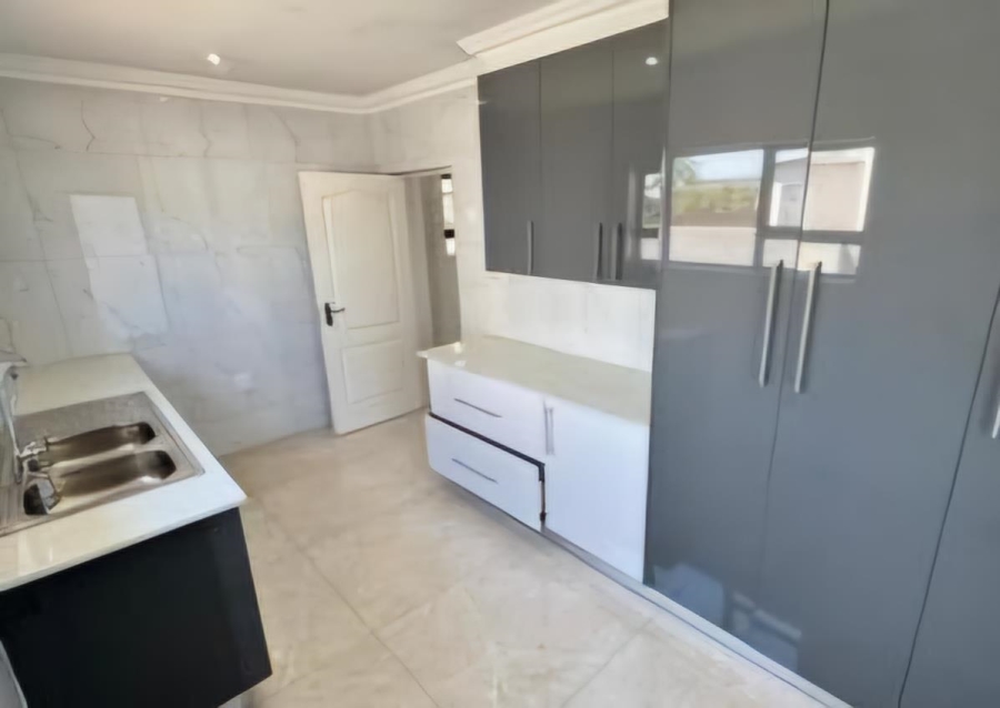 6 Bedroom Property for Sale in Savannah Country Estate Gauteng