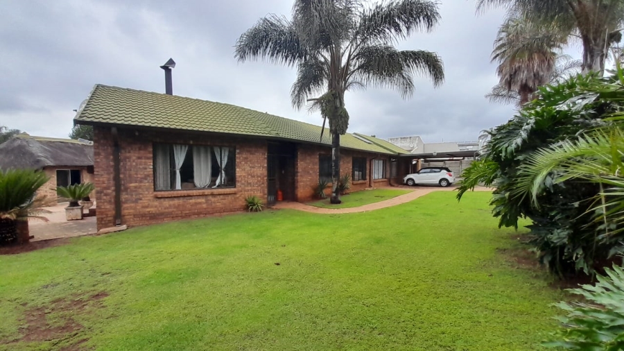 3 Bedroom Property for Sale in Glen Marais Gauteng