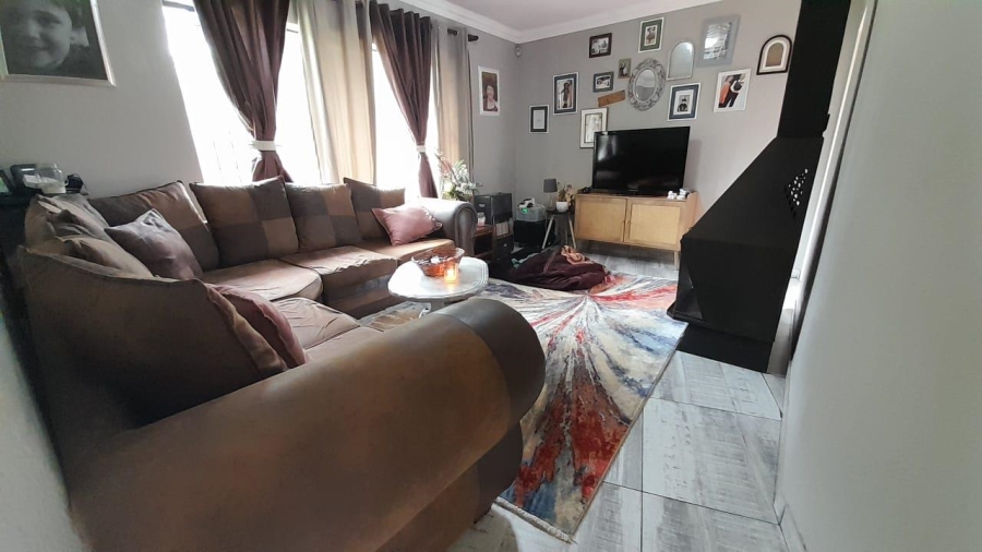 3 Bedroom Property for Sale in Glen Marais Gauteng