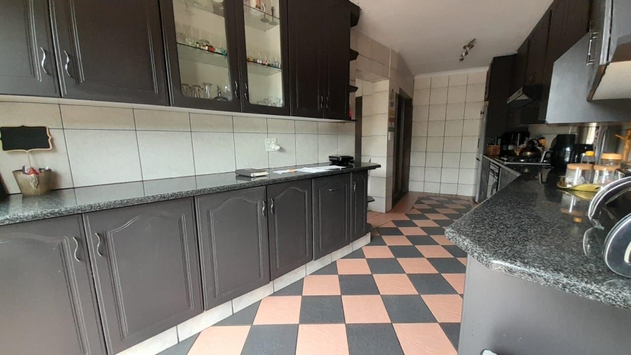3 Bedroom Property for Sale in Glen Marais Gauteng