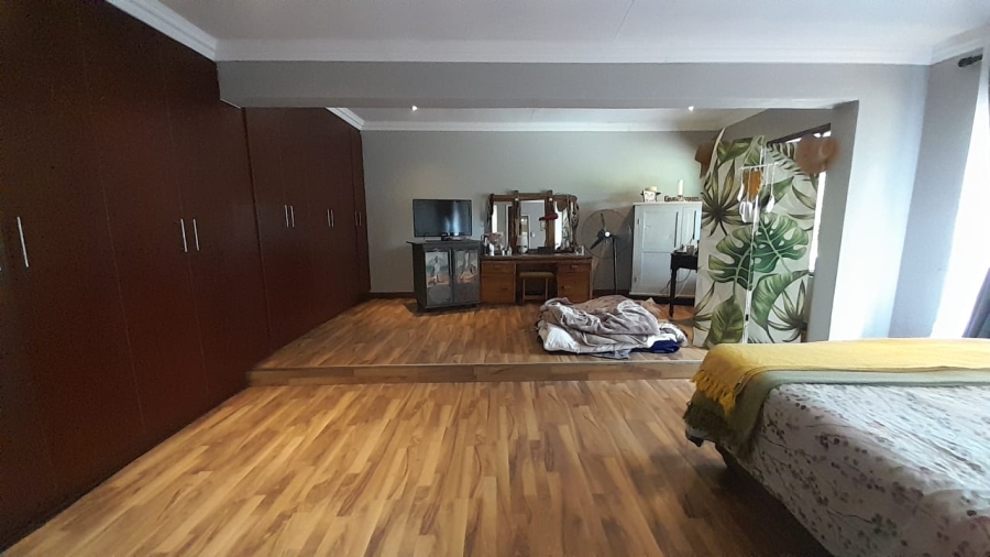 3 Bedroom Property for Sale in Glen Marais Gauteng
