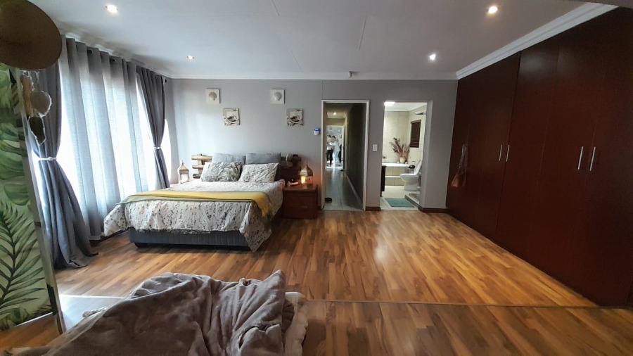 3 Bedroom Property for Sale in Glen Marais Gauteng