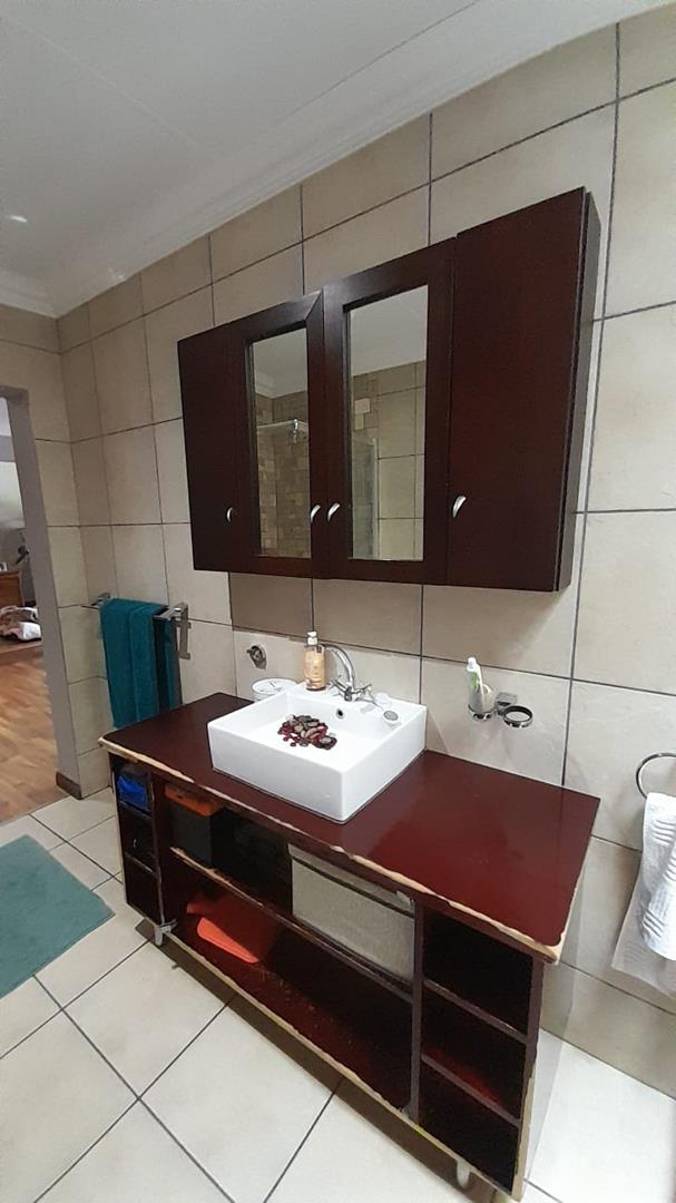 3 Bedroom Property for Sale in Glen Marais Gauteng