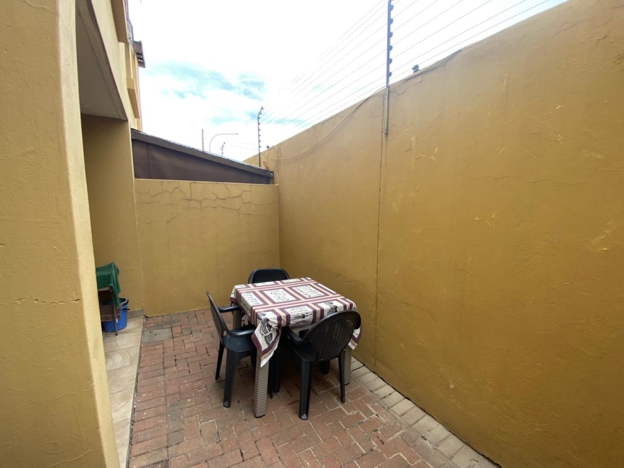 2 Bedroom Property for Sale in Rynfield Gauteng