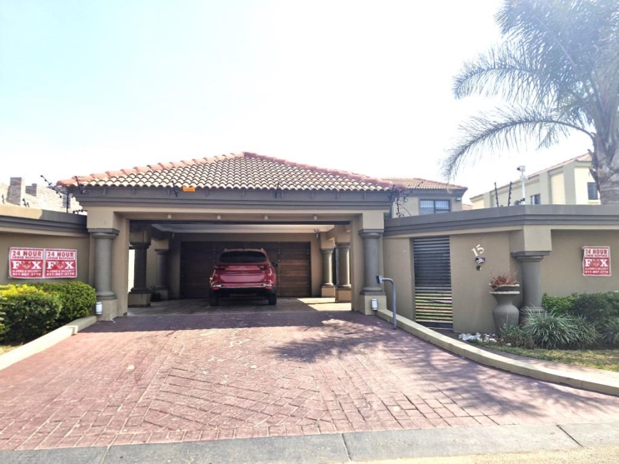 5 Bedroom Property for Sale in Liefde en Vrede Gauteng
