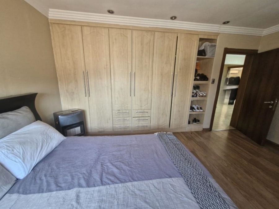 5 Bedroom Property for Sale in Liefde en Vrede Gauteng