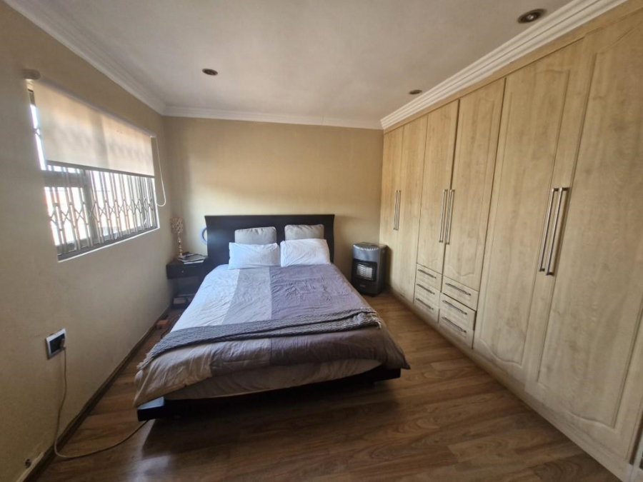 5 Bedroom Property for Sale in Liefde en Vrede Gauteng